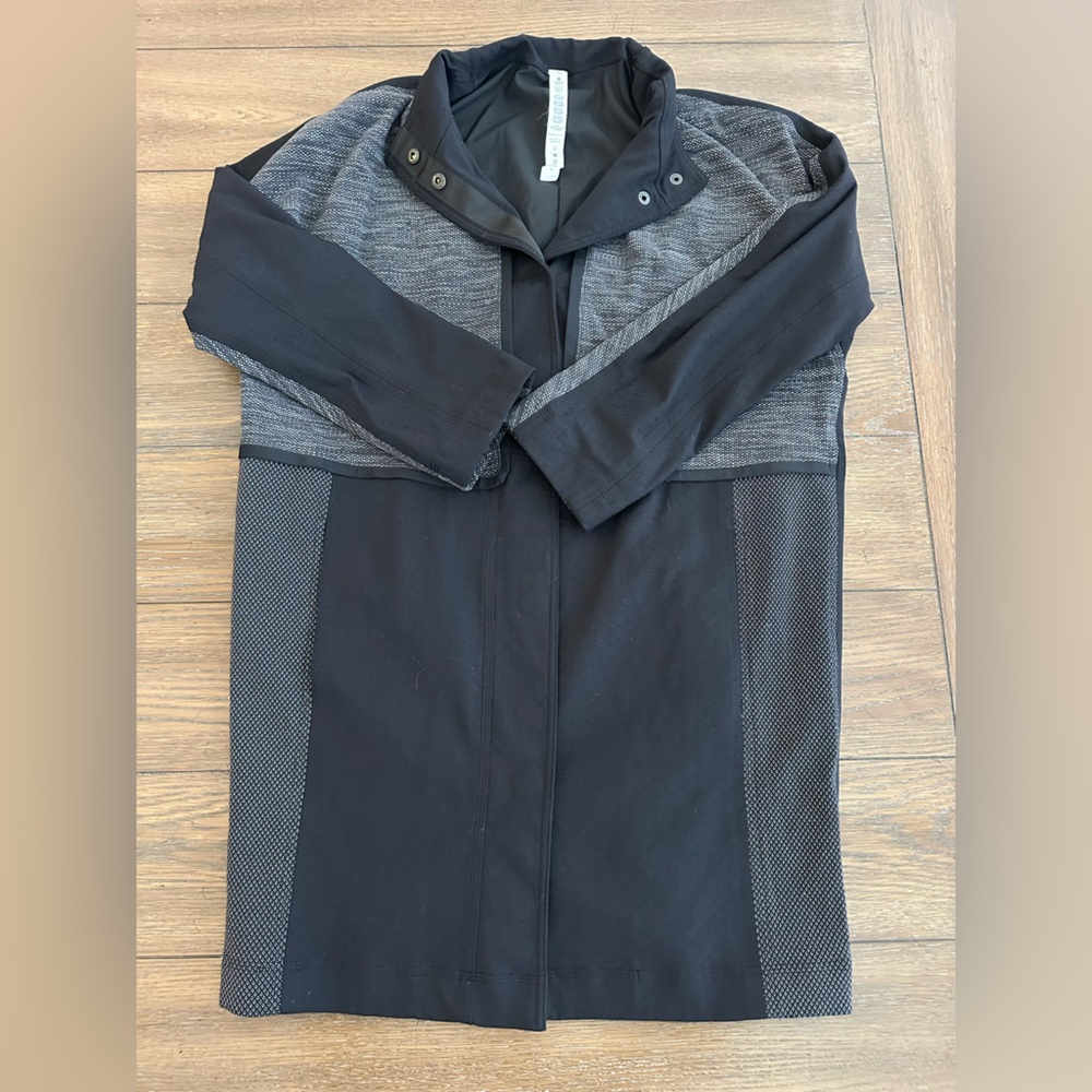 Lululemon Athletica Black and Gray Jacket Size XS